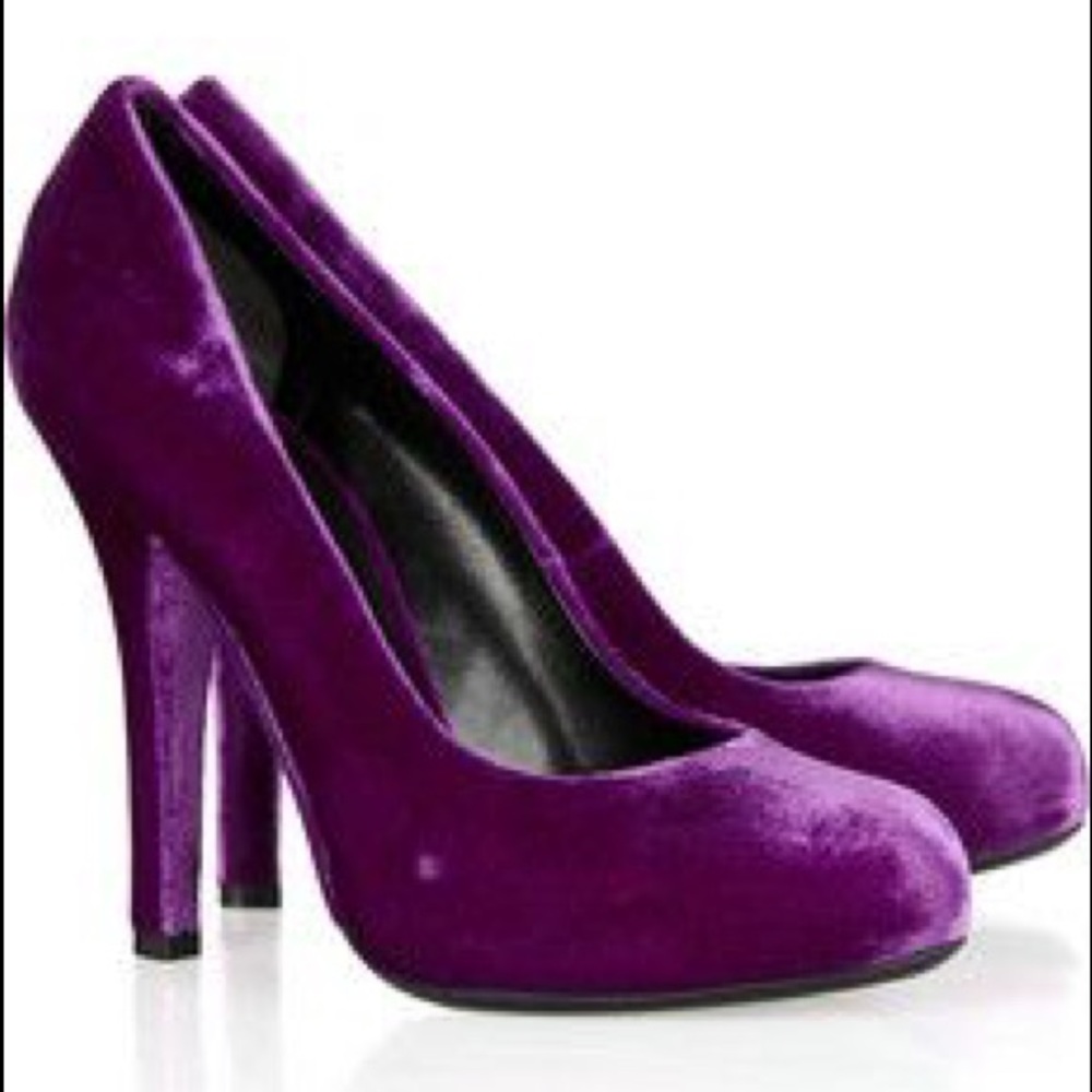 Dolce & Gabbana purple velvet pumps